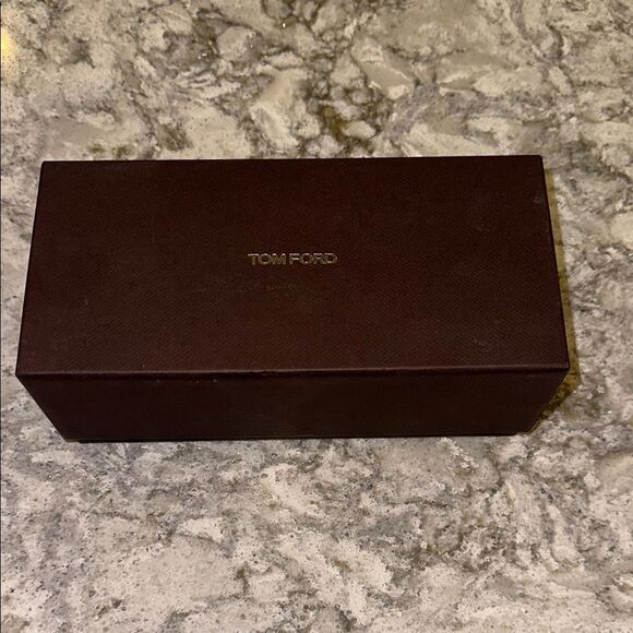 🕶️ Tom Ford Sunglasses Gift Box - Picture 1 of 4